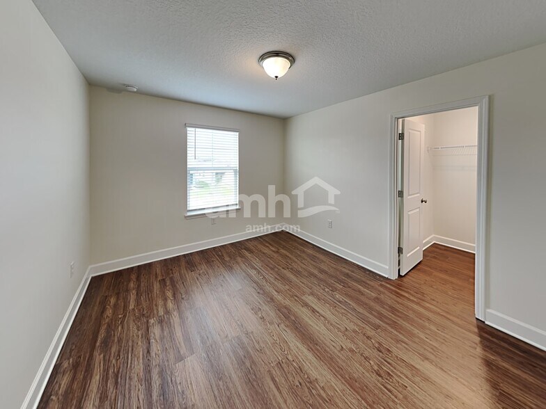 Building Photo - 4345 Reisswood Loop