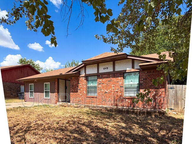 Building Photo - 649 NW 17th St