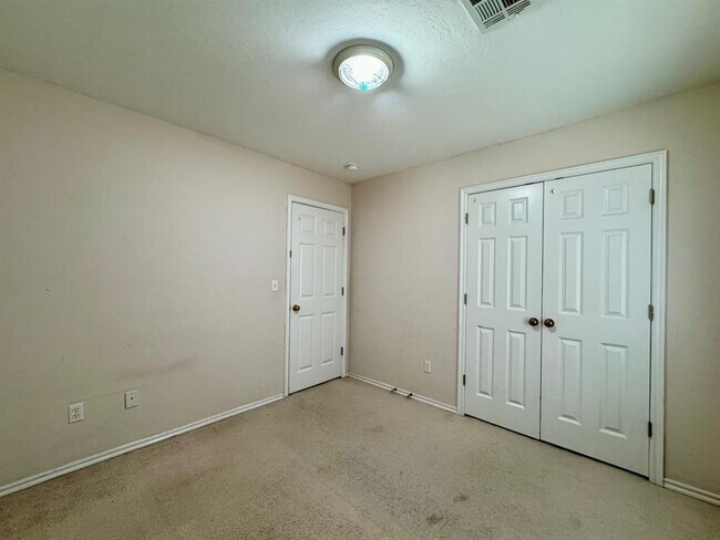 Building Photo - 1300 NW 138th St