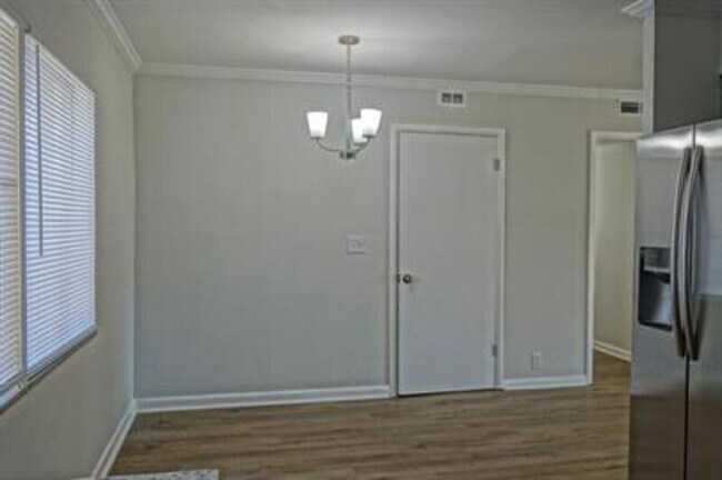 Building Photo - 2903 Bayless Dr SW