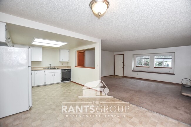 Building Photo - Charming 3 Bedroom Rambler in Great Lacey Location — Apply Today