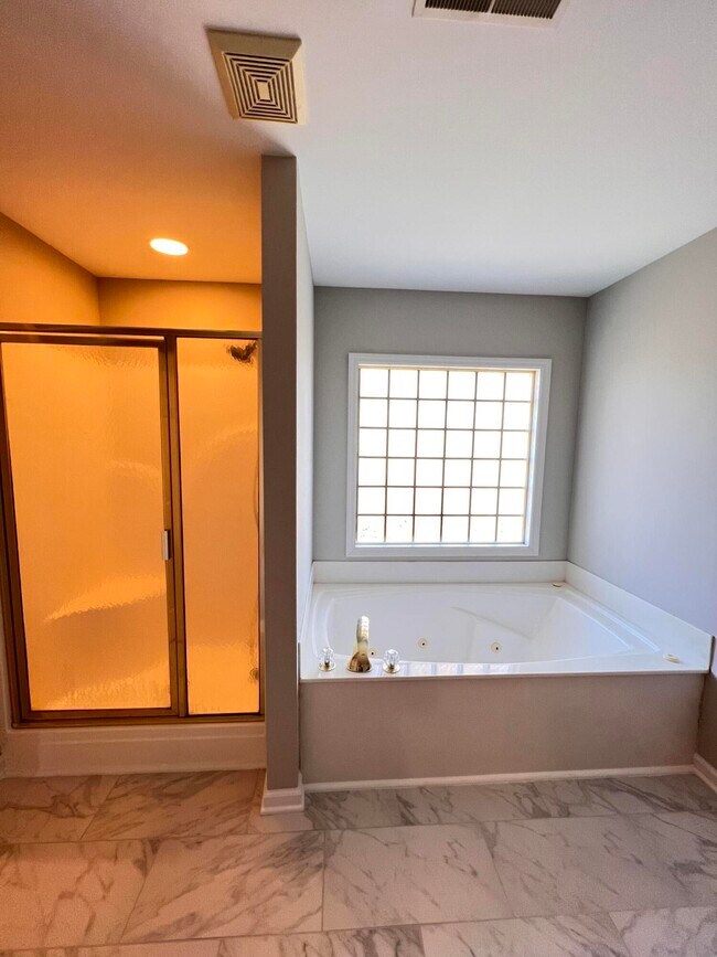 Building Photo - 4320 Creek Valley Way