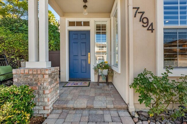 Building Photo - 4 Bedroom Designer Dream Home in La Costa