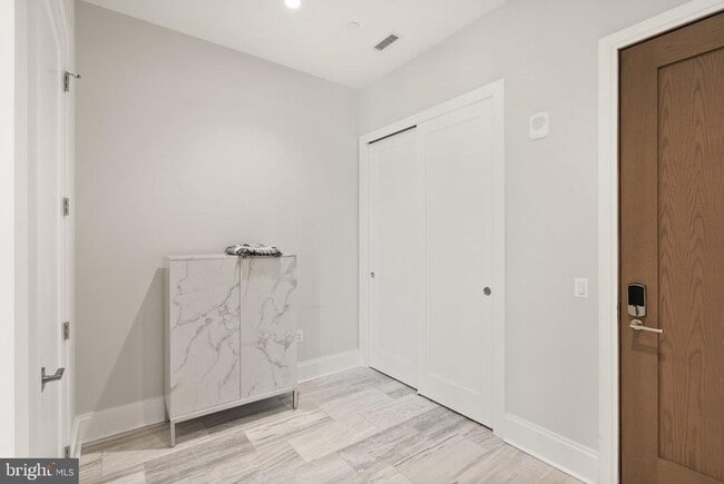 Building Photo - 7887 Jones Branch Dr