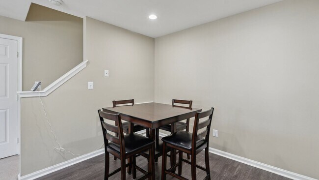 Building Photo - Discover the charm of this beautifully upd...