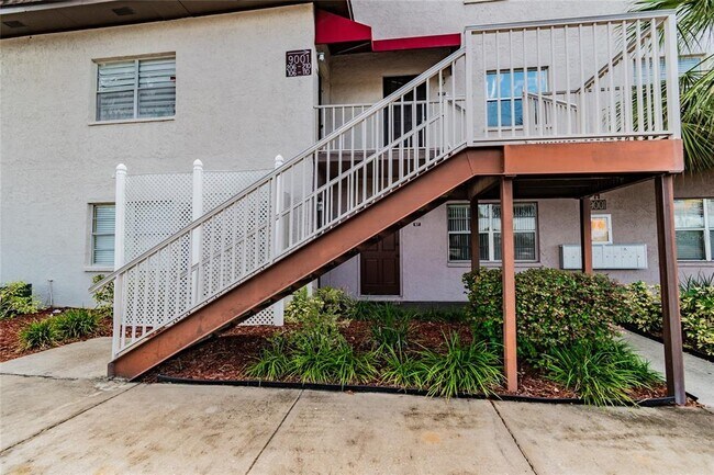 Building Photo - 9001 Tudor Dr