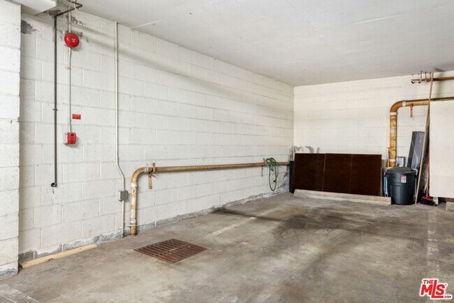 Building Photo - 12412 Texas Ave