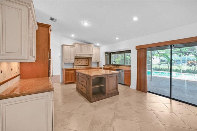 Building Photo - 10765 NW 9th Ct