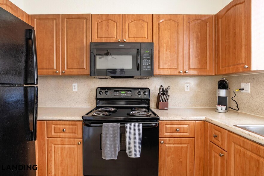 Building Photo - 1140 SE 24th Rd