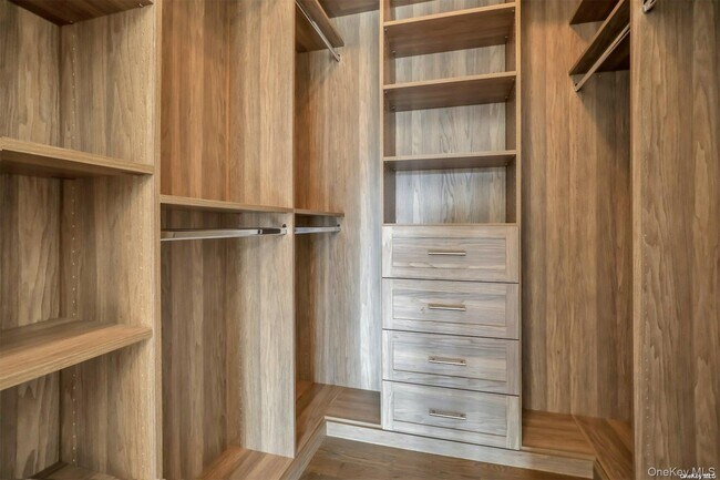 Building Photo - 402 Grist Mill Cir