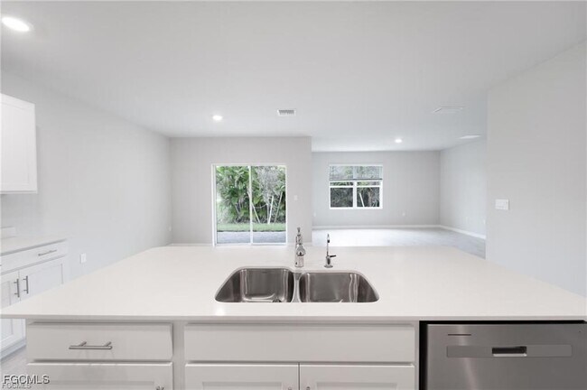 Building Photo - 1705 NW 31st Pl