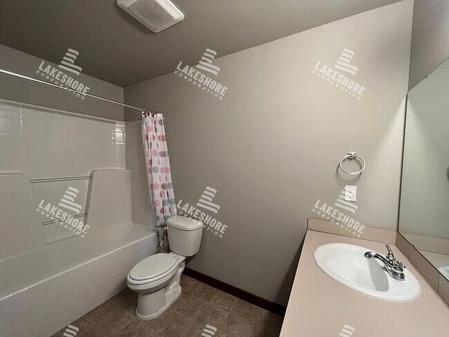 Building Photo - Spacious and Secluded 4 Bed 2 Bath Monroe ...