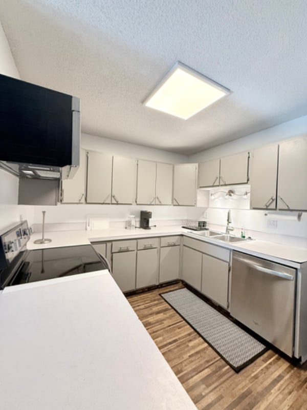 Building Photo - 1601 27th Ave