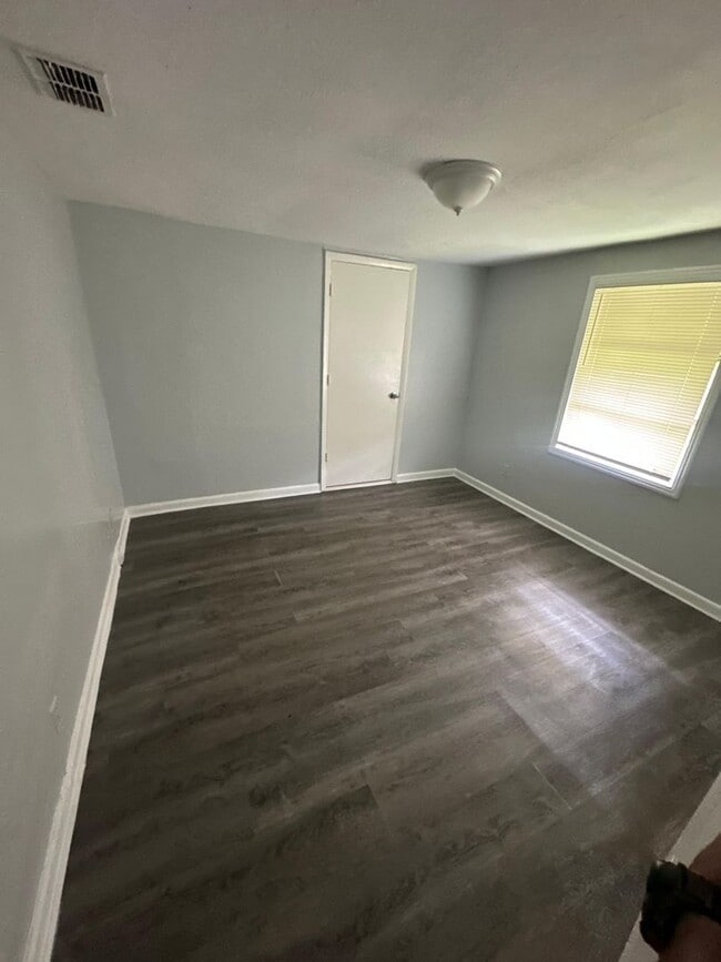 Building Photo - Fully renovated 3/1 Single Family Home ava...