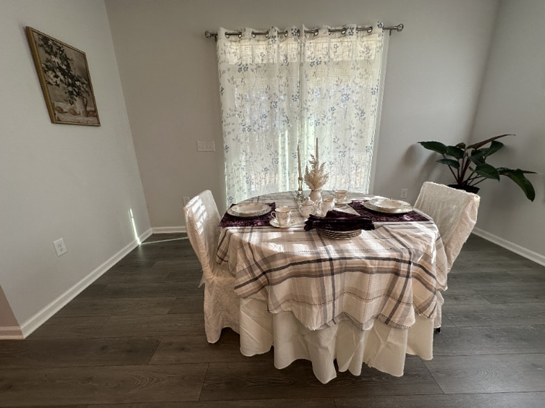 Building Photo - 2430 Field Poppy Dr