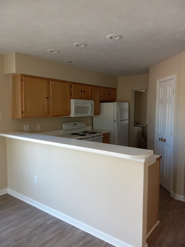 Building Photo - 589 Blue River Ct