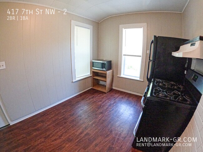 Building Photo - 417 7th St NW