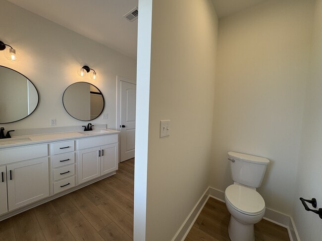 Building Photo - 420 Capstone Dr