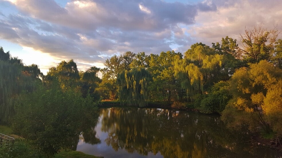 Building Photo - 1310 Hollow Rd