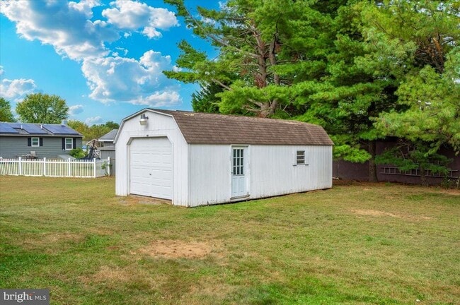 Building Photo - 6 Schaller Ln