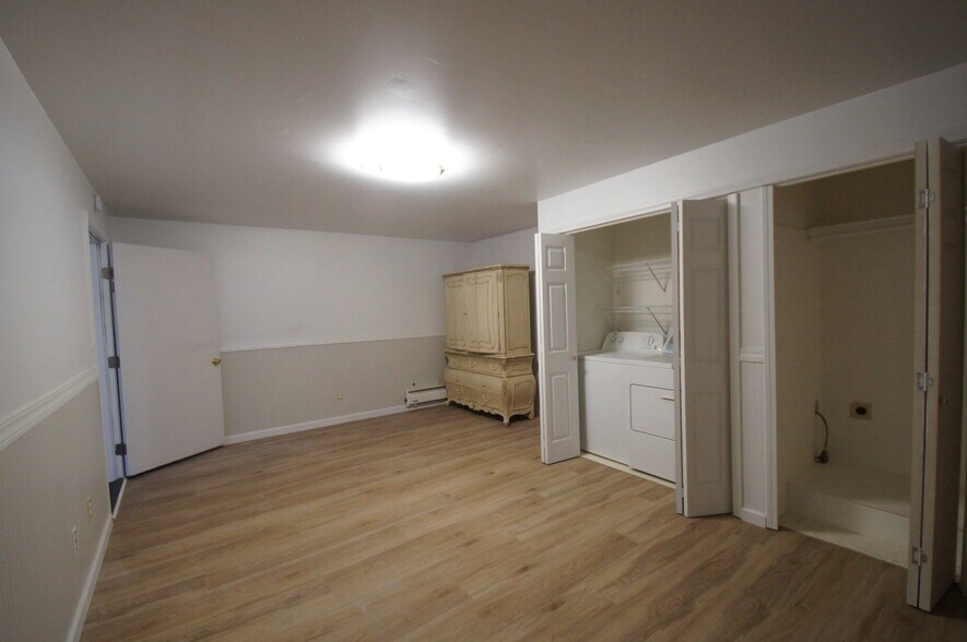 Building Photo - 551 Terrace Ave