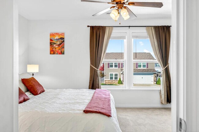 Building Photo - 4663 Bayview Dr