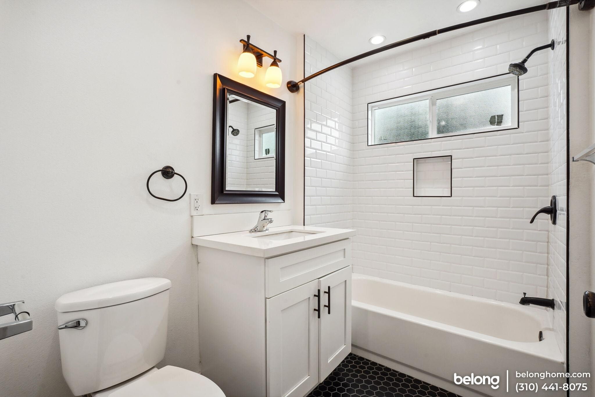 Building Photo - 1133 W 78th St