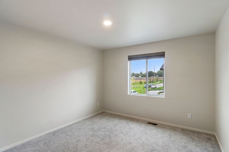 Building Photo - 2720 Barnstormer St