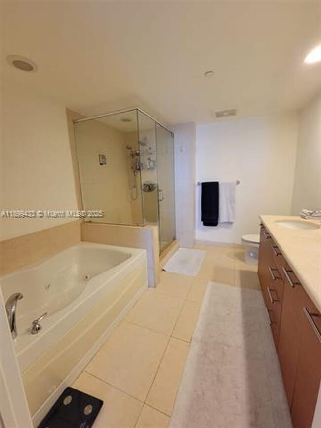 Building Photo - 50 Biscayne Blvd