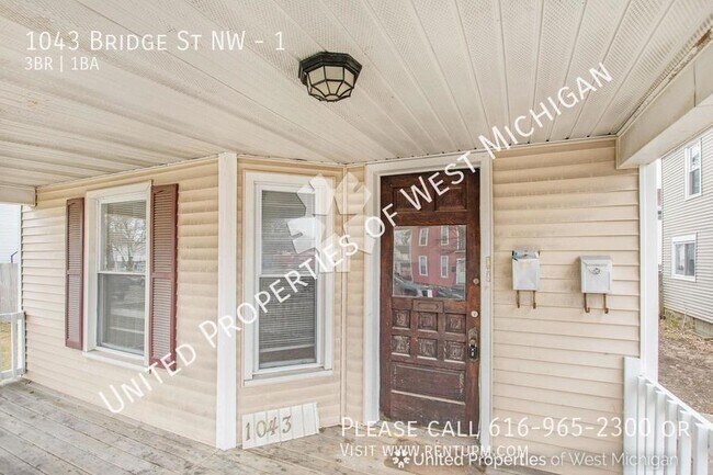 Building Photo - 1043 Bridge St NW