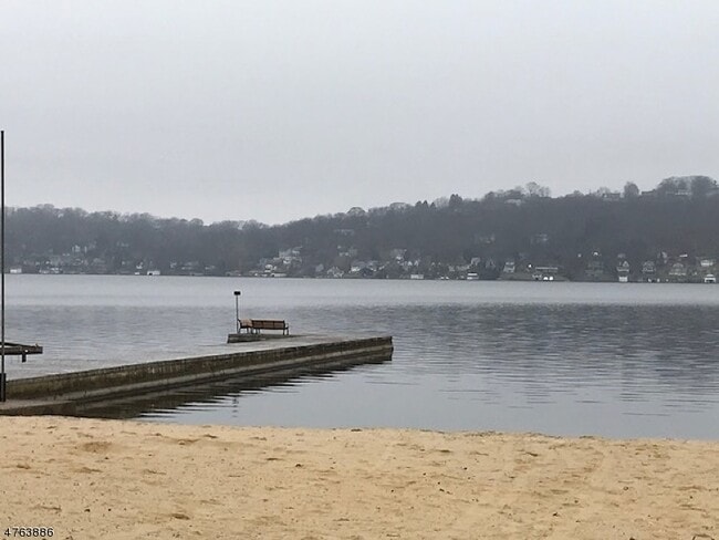 Building Photo - 8 N Glen Ave