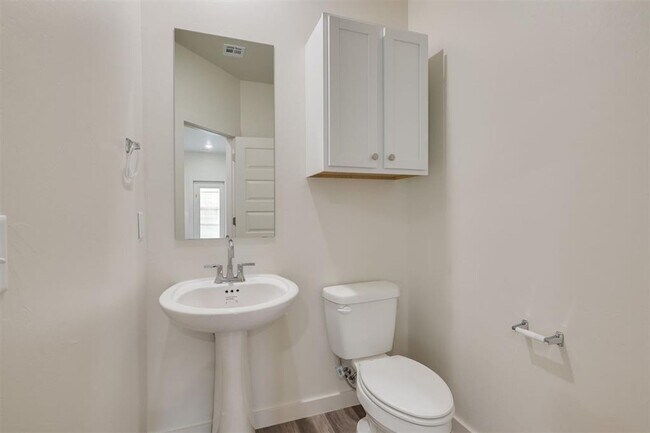 Building Photo - Luxury NEW 3 Bedroom 2.5 Bathroom Townhome...