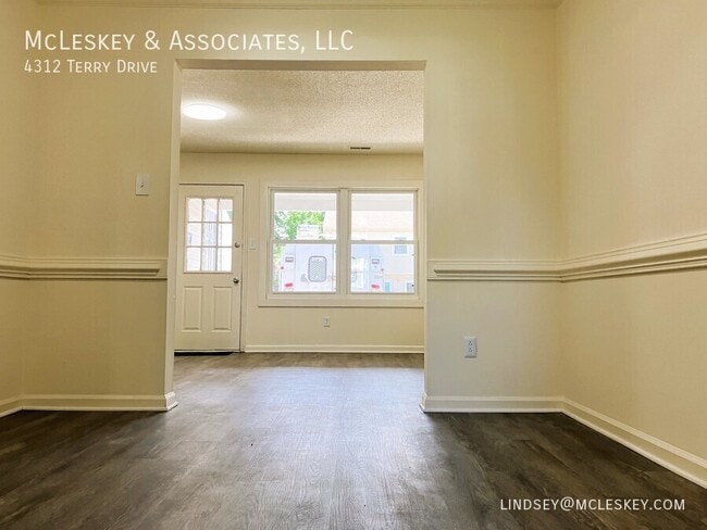 Building Photo - 4312 Terry Dr
