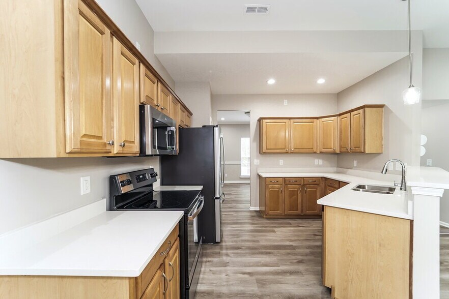 Building Photo - 12018 Cheviott Hill Ln