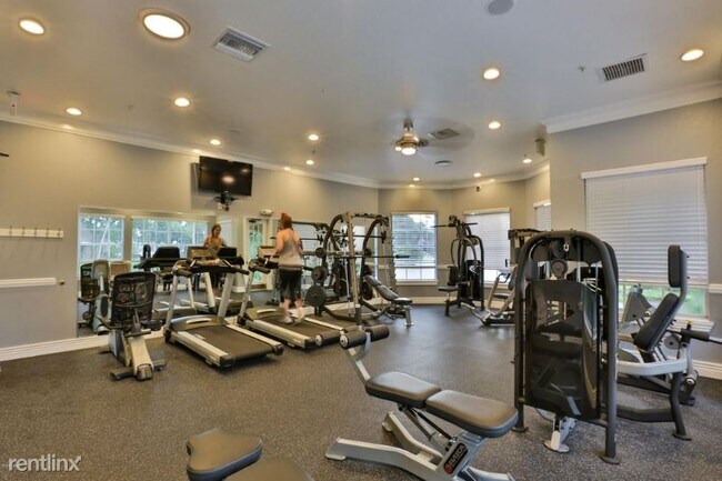 Building Photo - 2 br, 2 bath Condo - 940 Village Trl