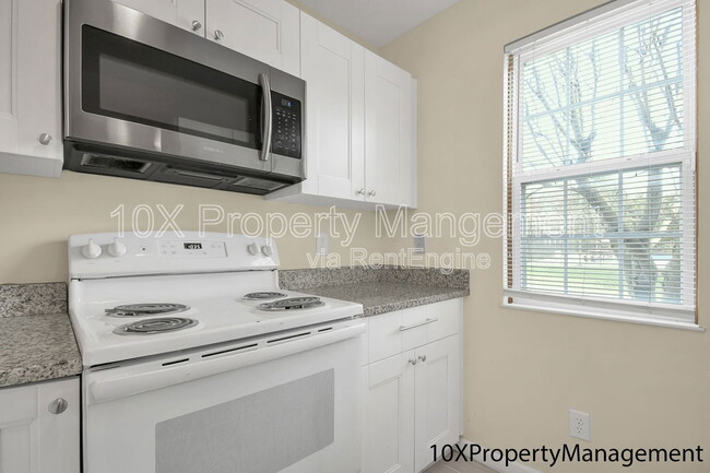 Building Photo - 171 Glenkirk Dr