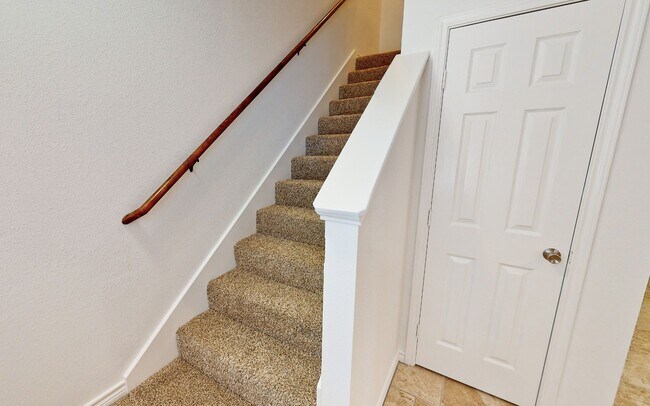 Building Photo - One Block to A&M! Kyle Field walking distance! Newly remodeled, all appliances, 5 bd/4 bth across...
