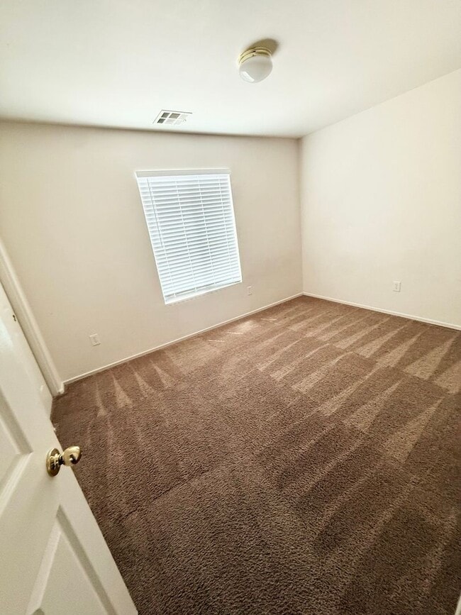 Building Photo - Beautiful Home in The Gardens- Free App Fee*