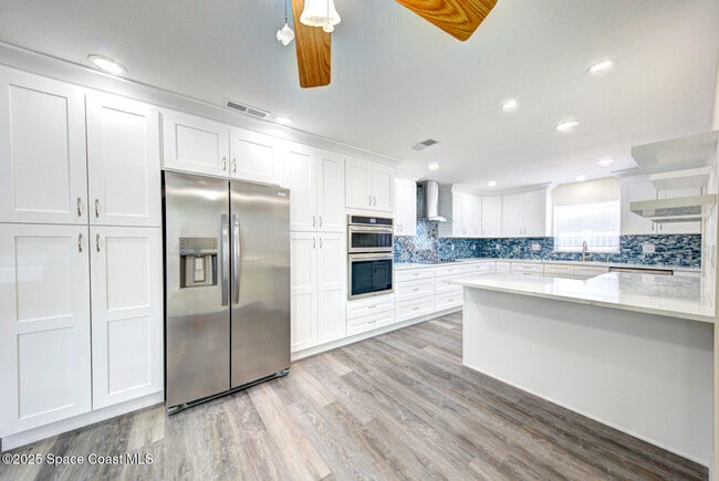 Building Photo - 1065 Molaki Dr
