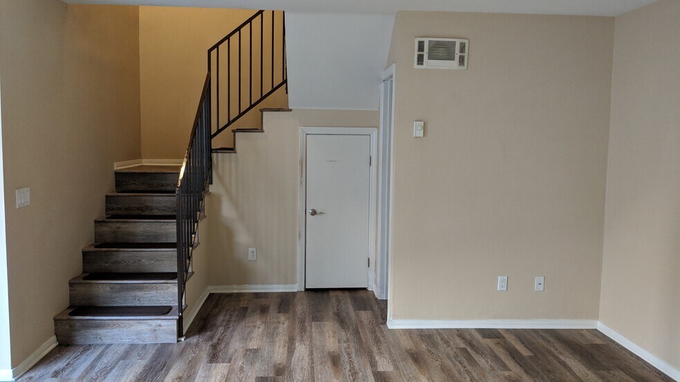 Building Photo - 6333 College Grove Way