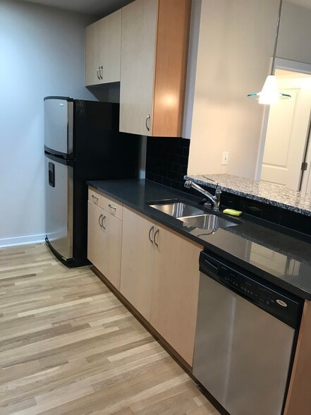 Kitchen - 400 W Peachtree St NW