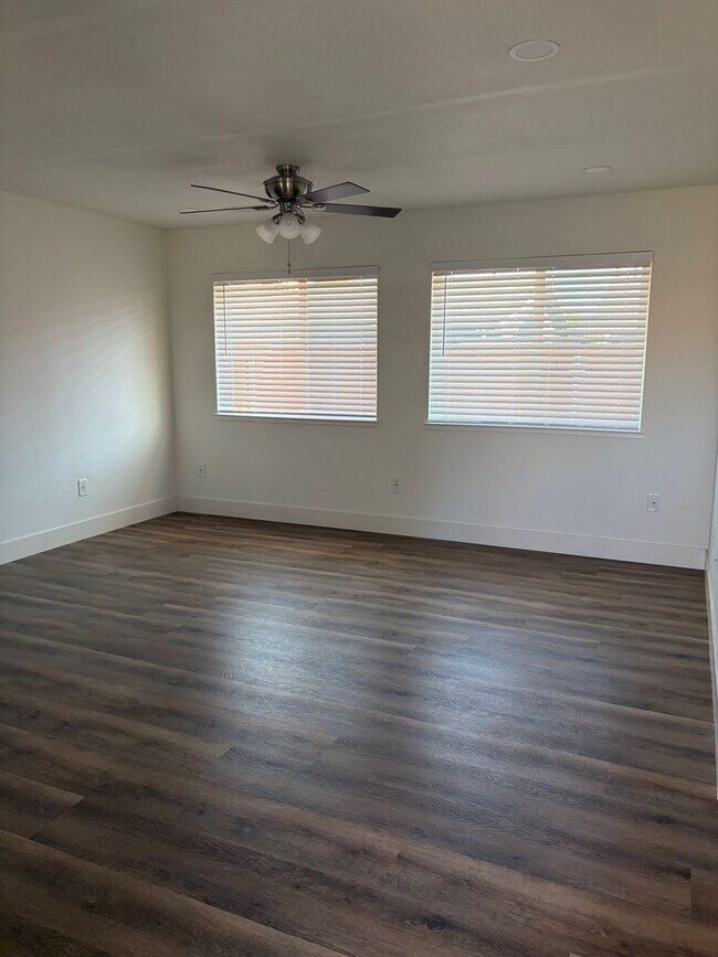 Building Photo - New ADU in Established Turlock Neighborhood