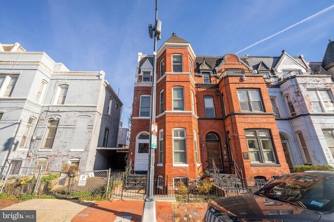 Building Photo - 1135 6th St NW