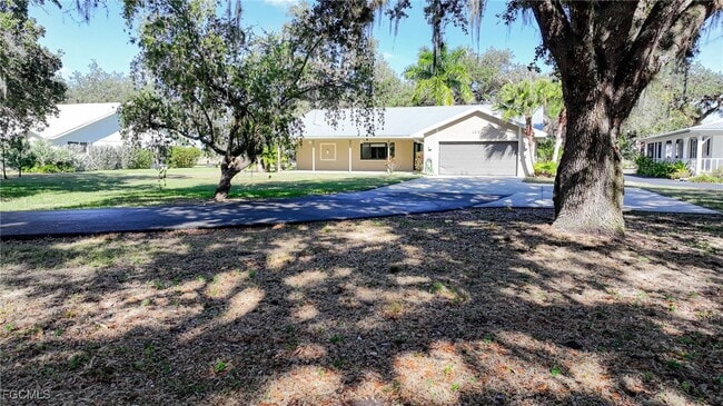 Building Photo - 1250 Riverbend Dr