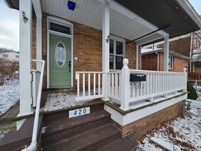 Building Photo - Beautiful Home Available NOW! - Penn Trafford SD