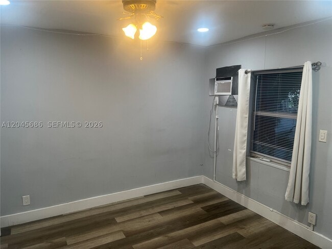 Building Photo - 2118 N 19th Ave