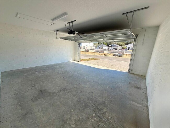 Building Photo - 346 Lady Palm St