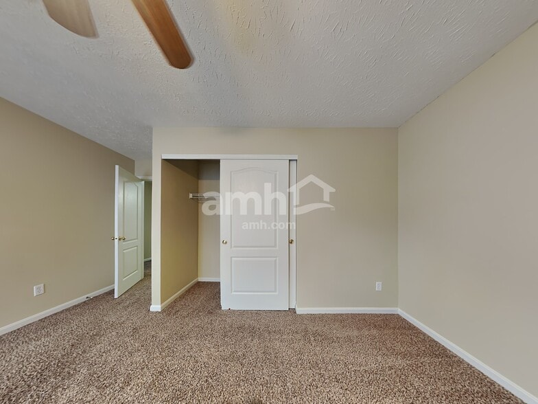 Building Photo - 6259 Castle Oak Dr