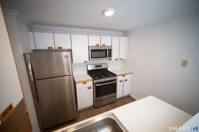 Building Photo - 3236 Madison Ave