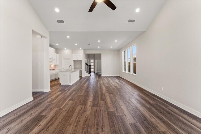 Building Photo - 28938 Hauter Wy